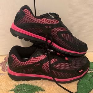 NWT Black and Pink Ryka Equations Women’s Size 6
